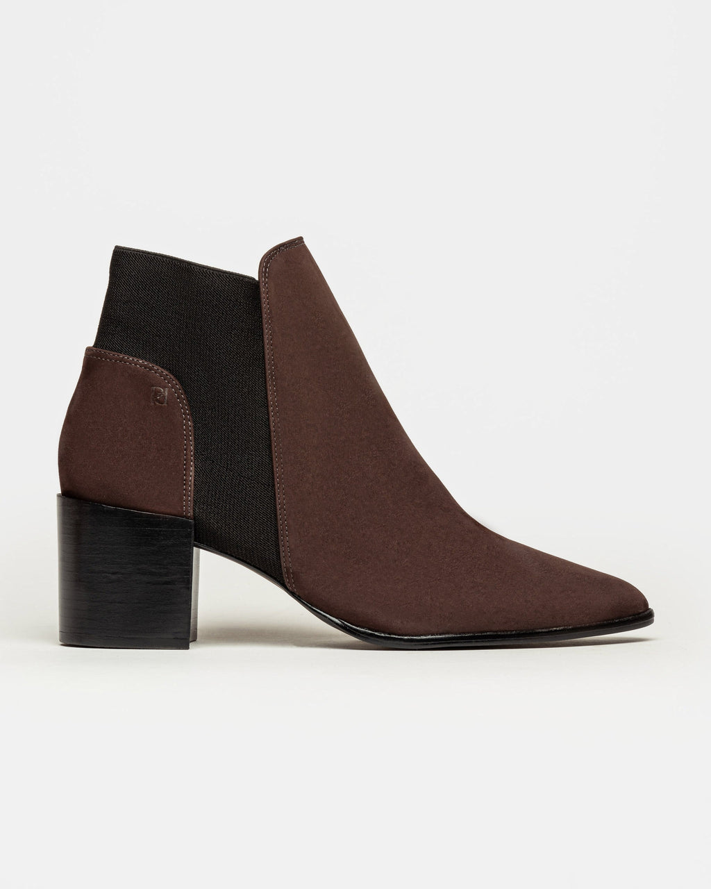 Bota caña baja June en cuero nobuk