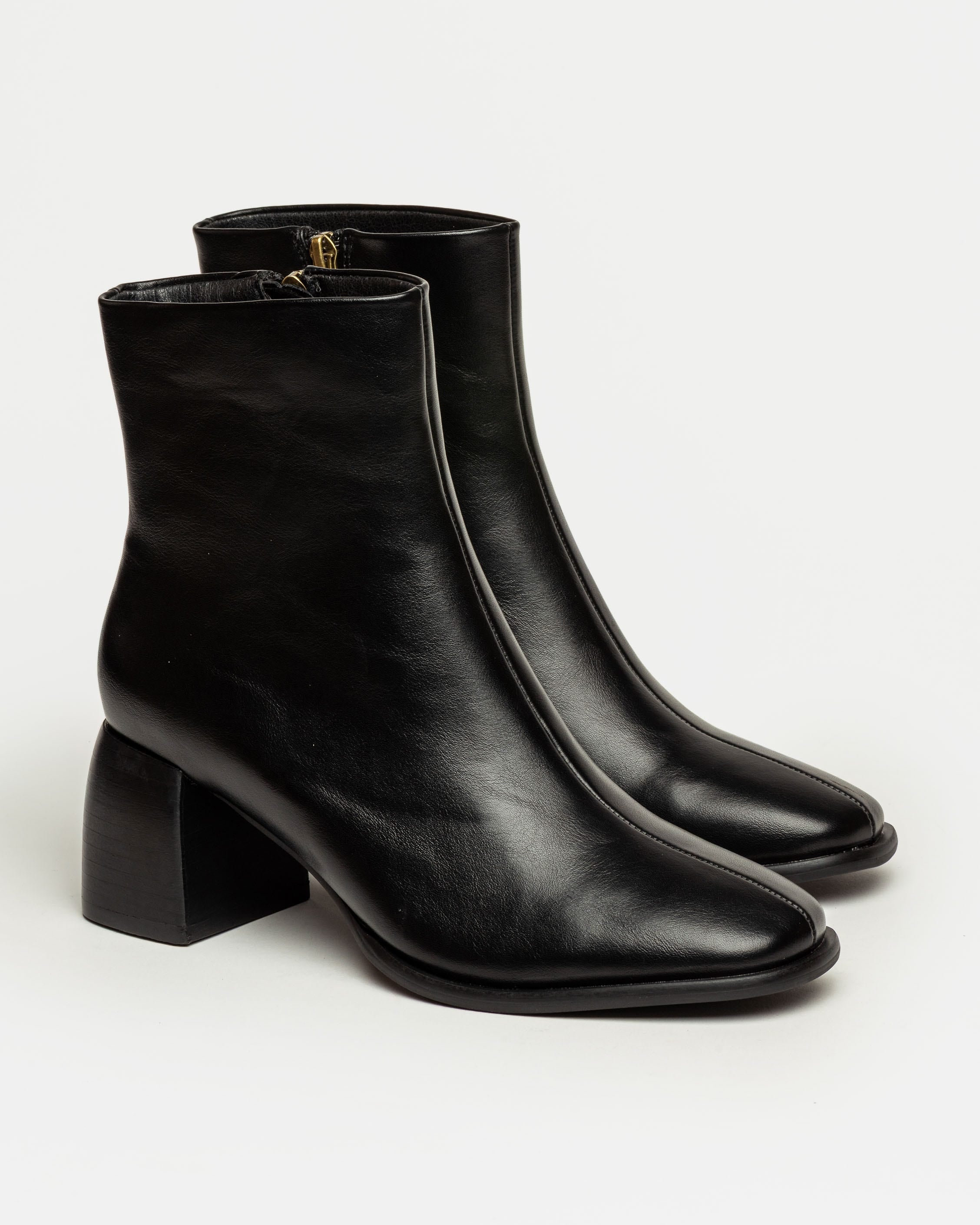 Bota caña media Lucien en efecto cuero
