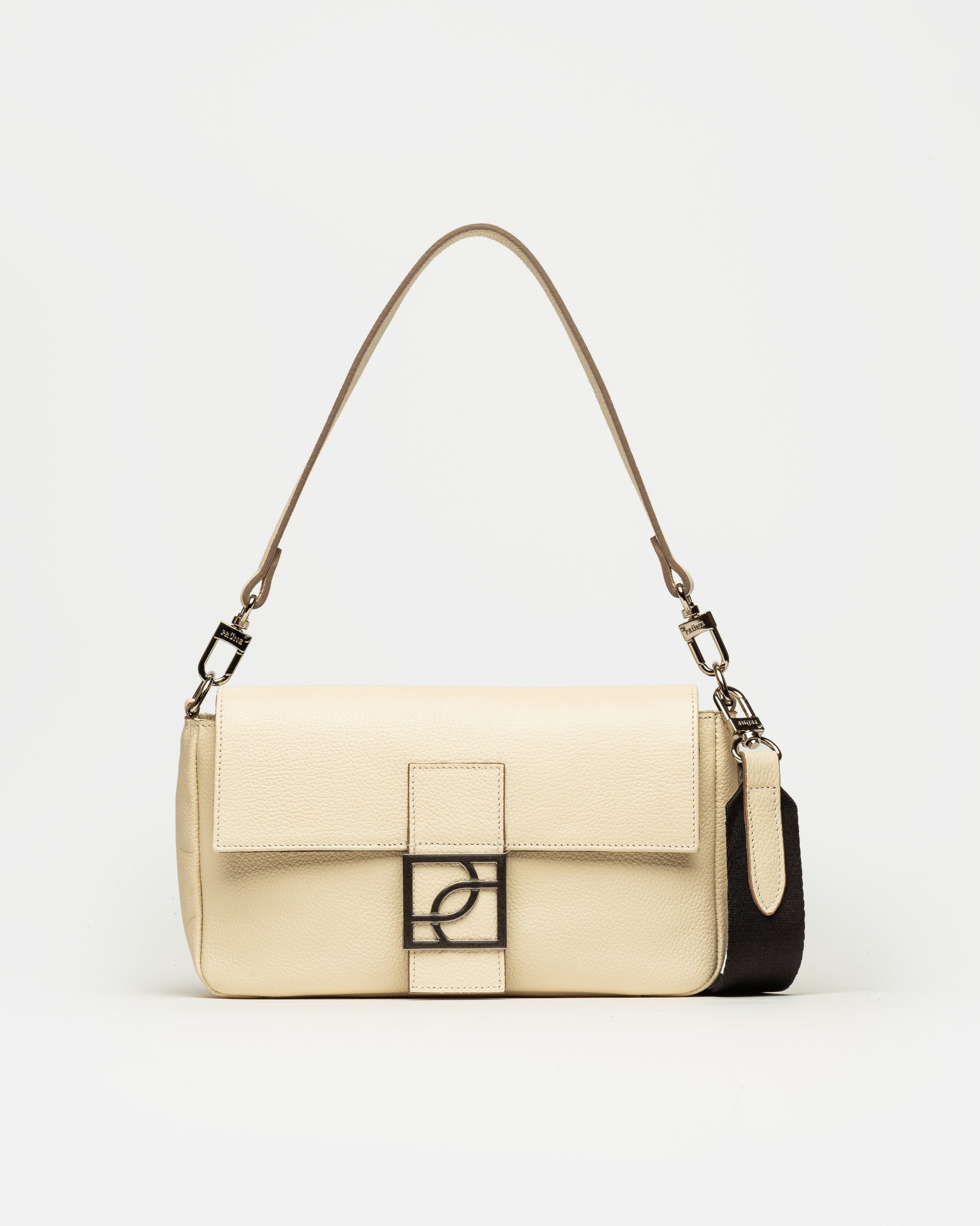 Cartera al hombro Signature en cuero graneado