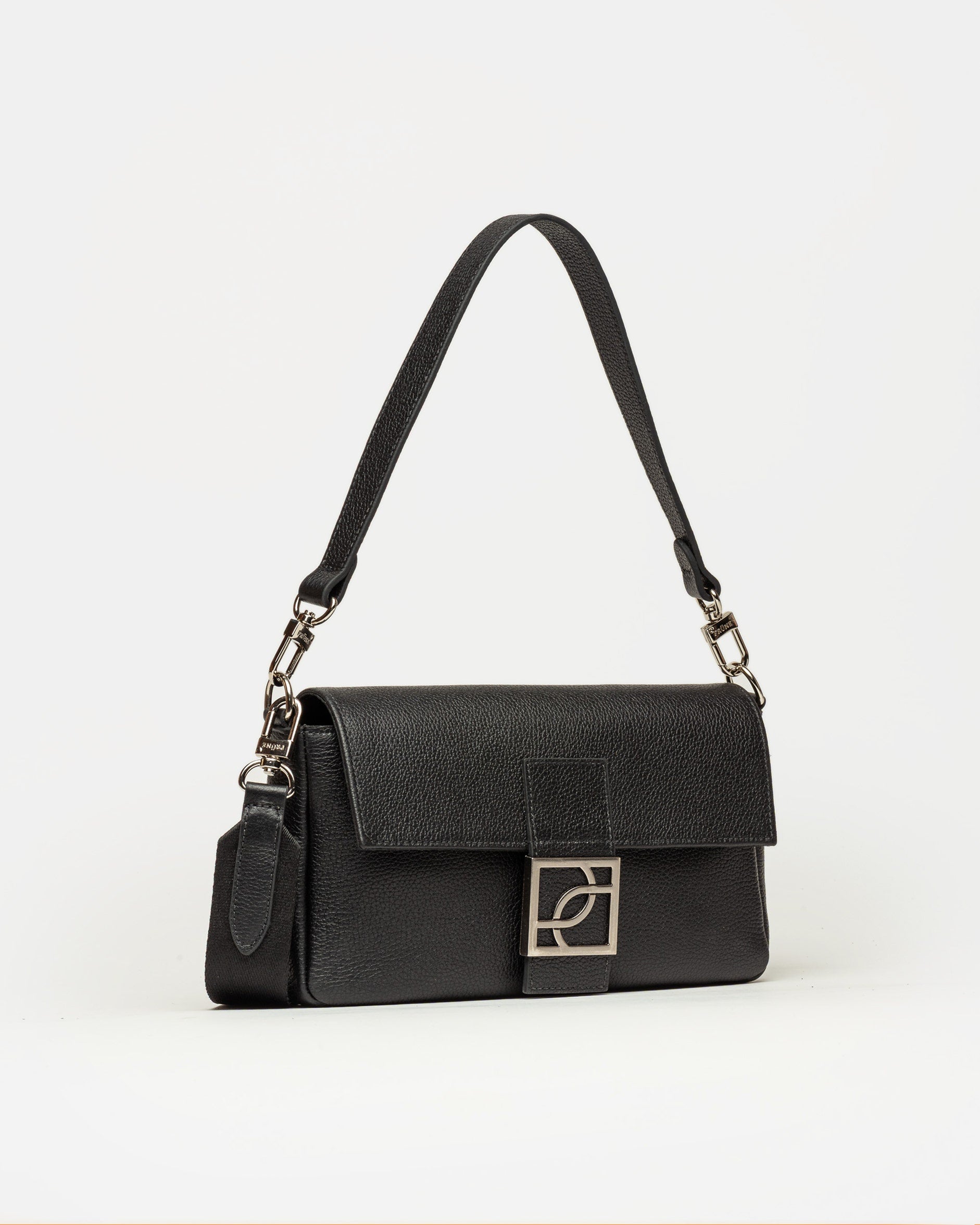 Cartera al hombro Signature en cuero graneado