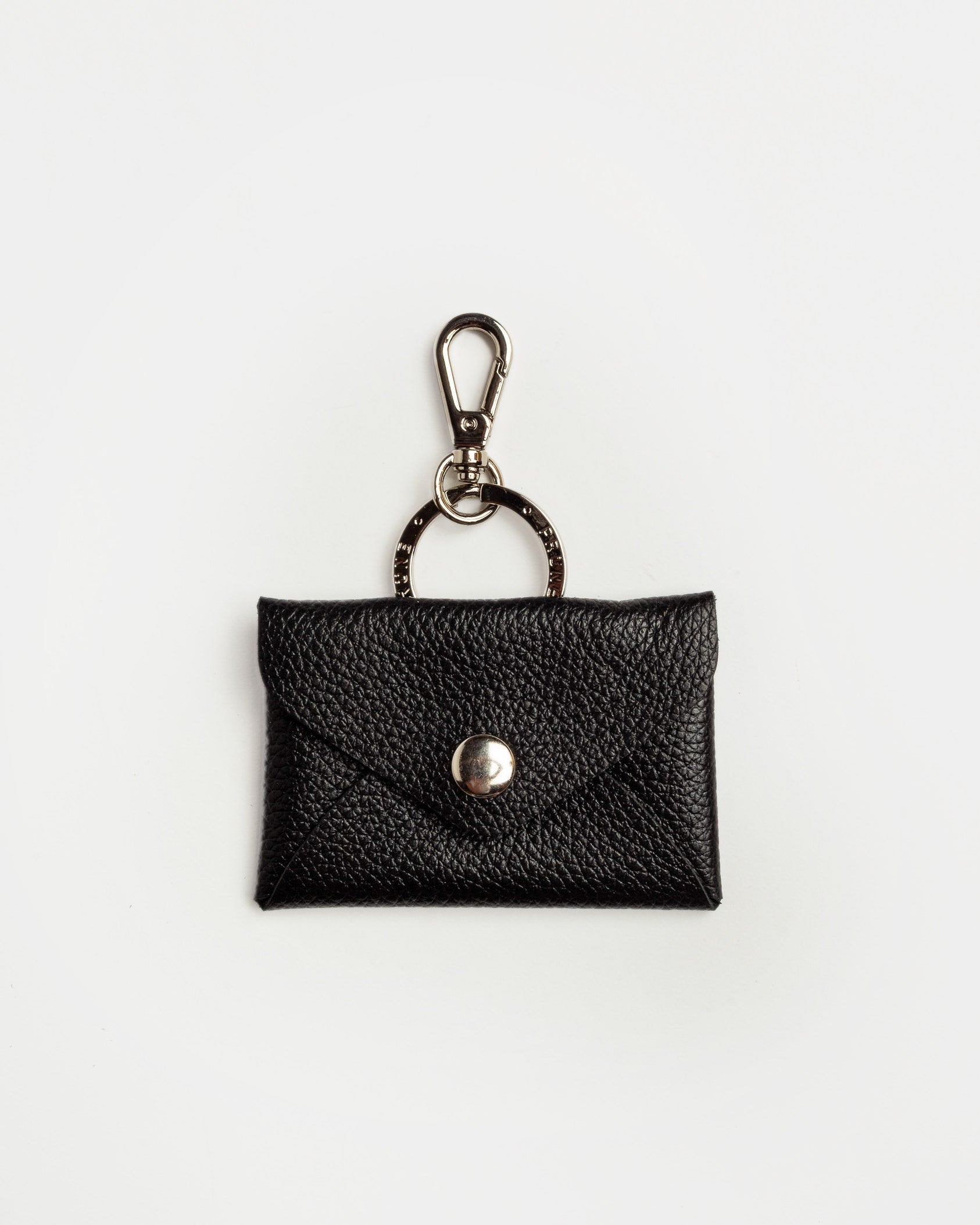 Llavero Charm Mila en cuero graneado
