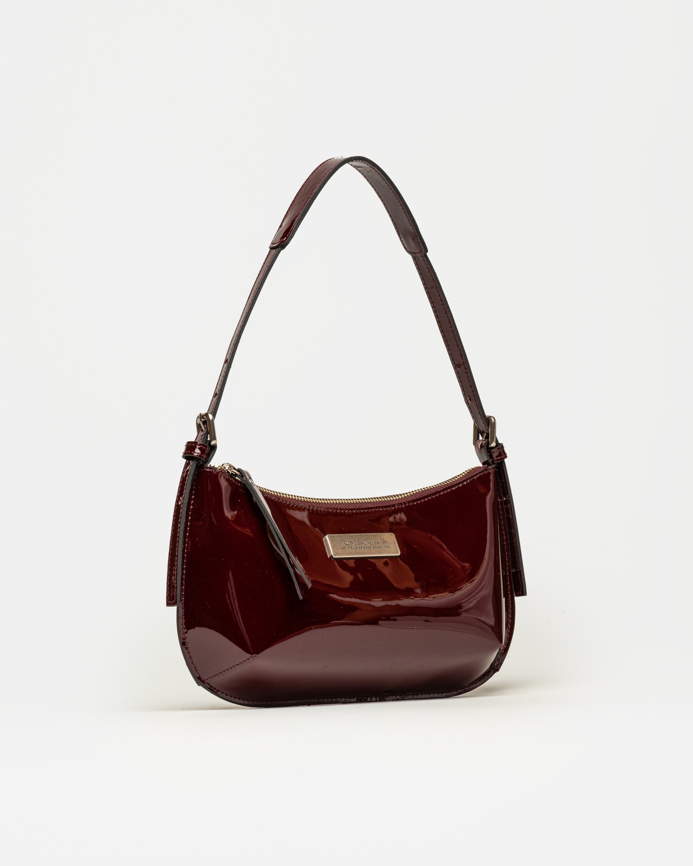 Cartera al hombro Mia en cuero charol